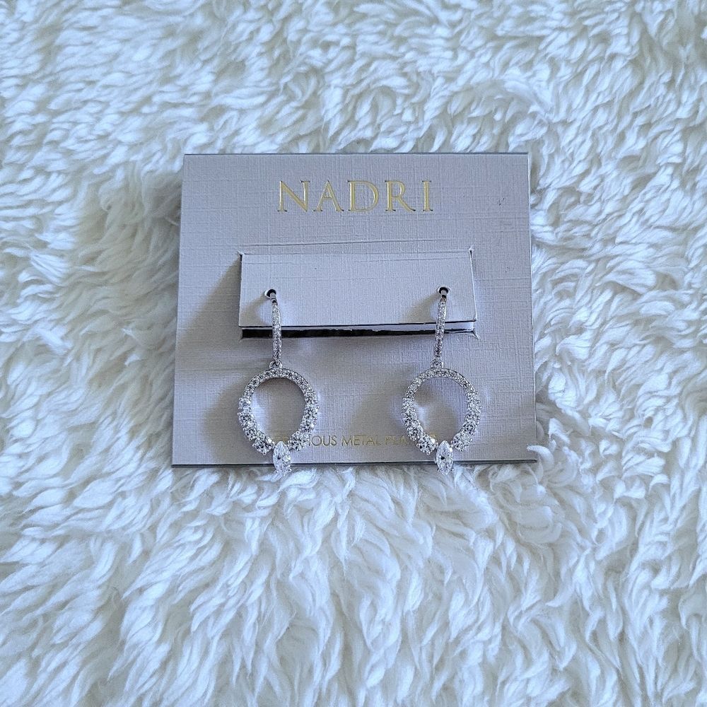 Nadri Silver🤍 Egg Shaped Cubic Zirconia💎 Drop Earrings - Picture 3 of 15